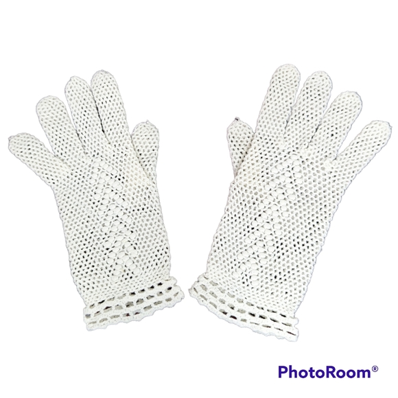 Hand Crocheted Gloves Ladies Size Small Petite White Wedding Party Event - Picture 3 of 9